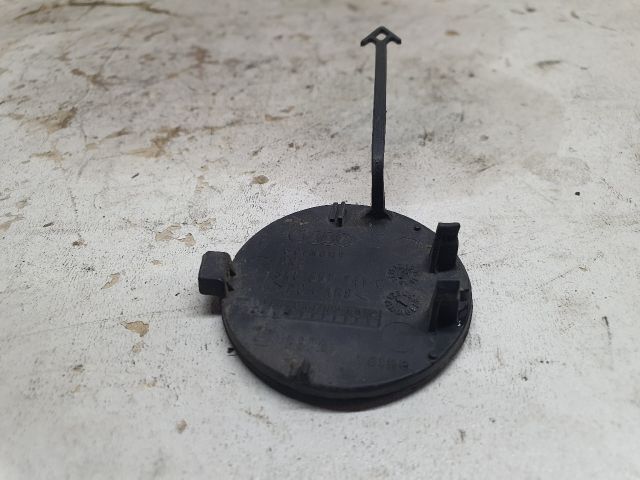 bontott AUDI A4 B8 Első Vonószem Burkolat