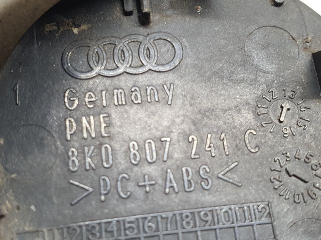 bontott AUDI A4 B8 Első Vonószem Burkolat