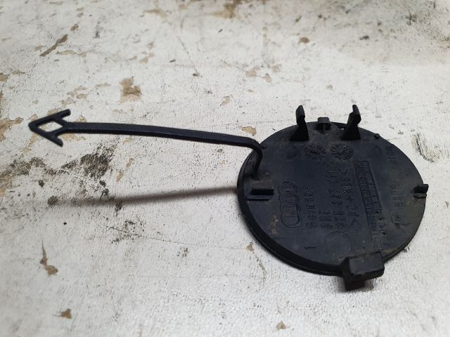 bontott AUDI A4 B8 Első Vonószem Burkolat