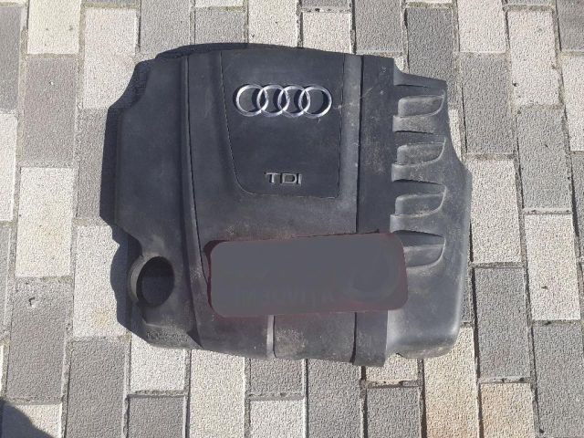 bontott AUDI A4 B8 Felső Hűtőburkolat