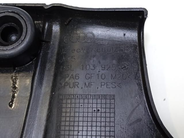 bontott AUDI A4 B8 Felső Hűtőburkolat