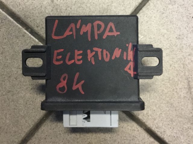 bontott AUDI A4 B8 Fényszóró Elektronika