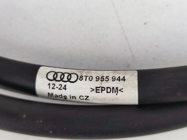 bontott AUDI A4 B8 Fényszórómosó Cső