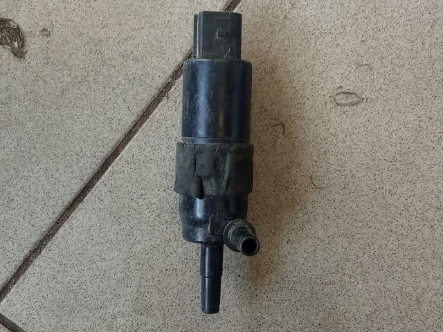 bontott AUDI A4 B8 Fényszórómosó Szivattyú