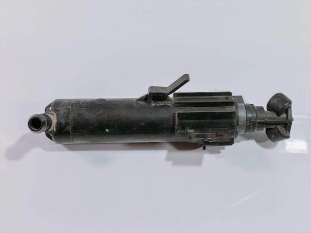 bontott AUDI A4 B8 Fényszórómosó Szivattyú