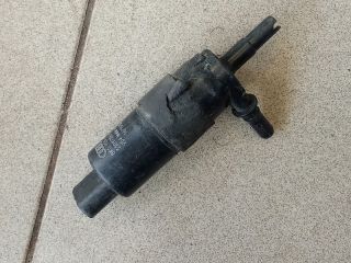 bontott AUDI A4 B8 Fényszórómosó Szivattyú