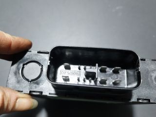 bontott AUDI A4 B8 Feszültségszabályzó