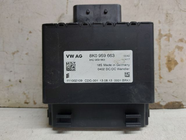 bontott AUDI A4 B8 Feszültségszabályzó