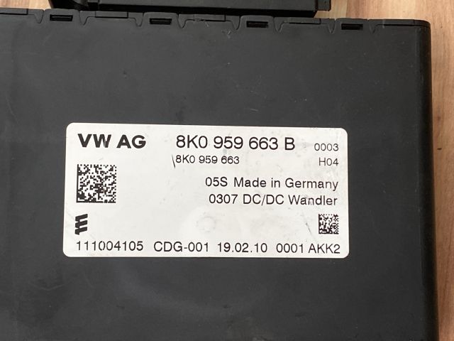 bontott AUDI A4 B8 Feszültségszabályzó