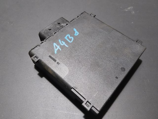 bontott AUDI A4 B8 Feszültségszabályzó