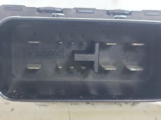 bontott AUDI A4 B8 Feszültségszabályzó