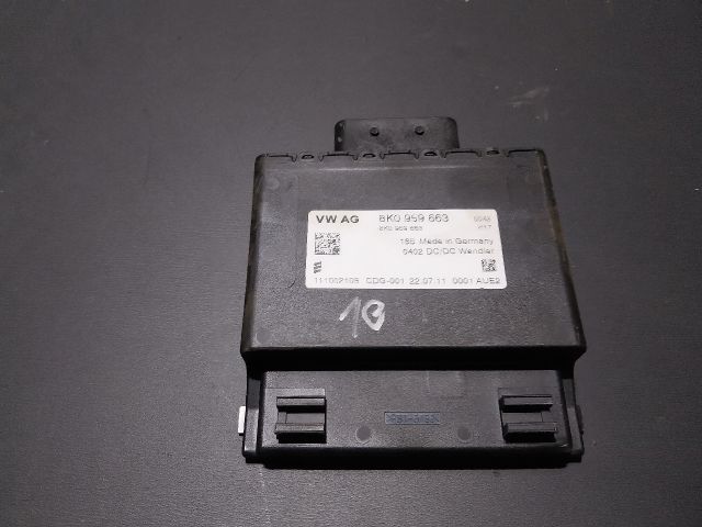 bontott AUDI A4 B8 Feszültségszabályzó