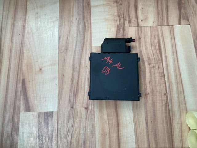 bontott AUDI A4 B8 Feszültségszabályzó