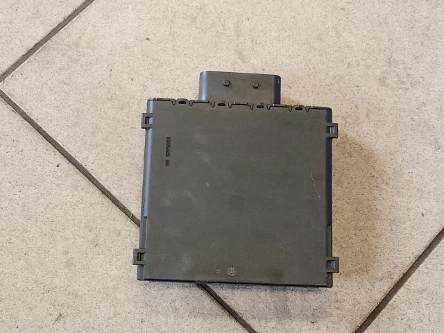 bontott AUDI A4 B8 Feszültségszabályzó