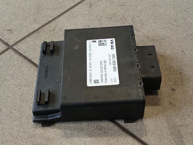 bontott AUDI A4 B8 Feszültségszabályzó