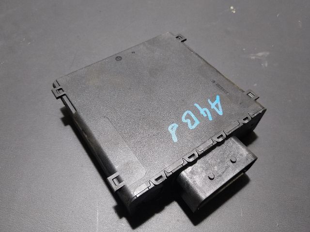 bontott AUDI A4 B8 Feszültségszabályzó