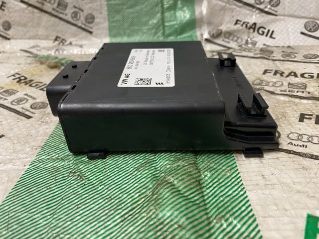 bontott AUDI A4 B8 Feszültségszabályzó