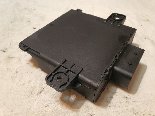 bontott AUDI A4 B8 Feszültségszabályzó