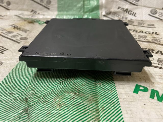 bontott AUDI A4 B8 Feszültségszabályzó