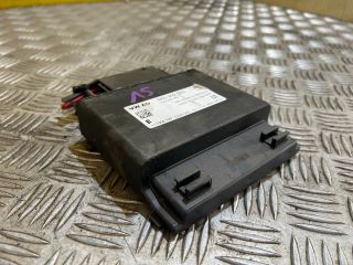 bontott AUDI A4 B8 Feszültségszabályzó