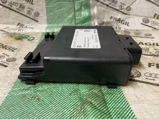 bontott AUDI A4 B8 Feszültségszabályzó