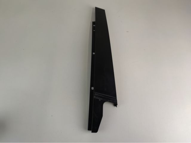 bontott AUDI A4 B8 Függőleges Ajtó Díszléc