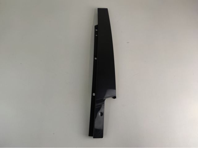 bontott AUDI A4 B8 Függőleges Ajtó Díszléc