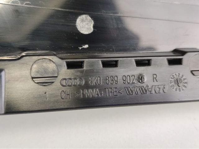 bontott AUDI A4 B8 Függőleges Ajtó Díszléc