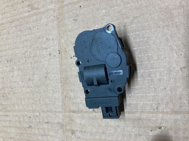 bontott AUDI A4 B8 Fűtés Állító Motor