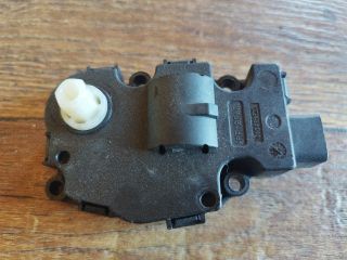 bontott AUDI A4 B8 Fűtés Állító Motor