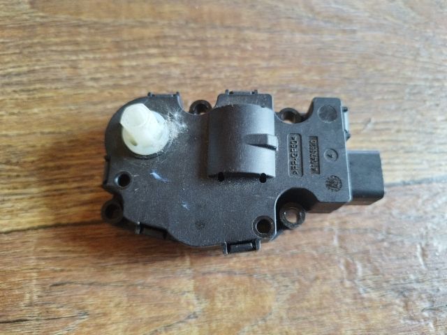 bontott AUDI A4 B8 Fűtés Állító Motor