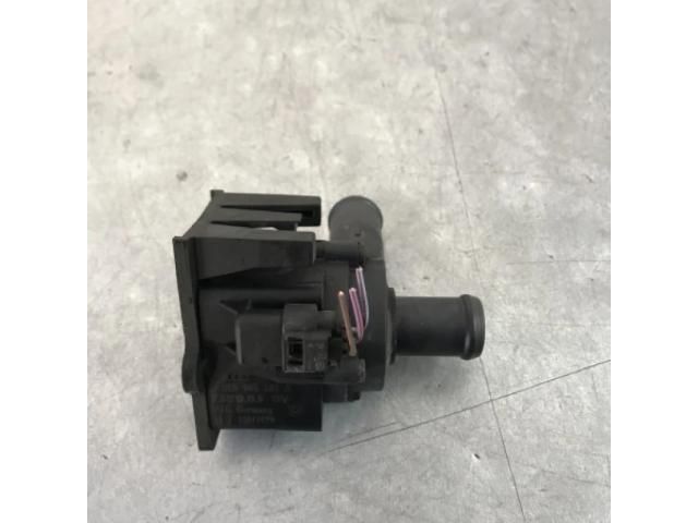 bontott AUDI A4 B8 Fűtéscsap