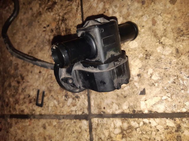 bontott AUDI A4 B8 Fűtéscsap