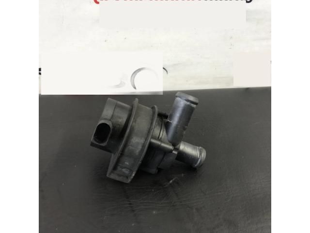 bontott AUDI A4 B8 Fűtéscsap