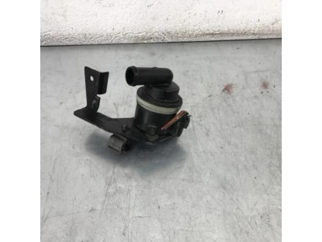 bontott AUDI A4 B8 Fűtéscsap