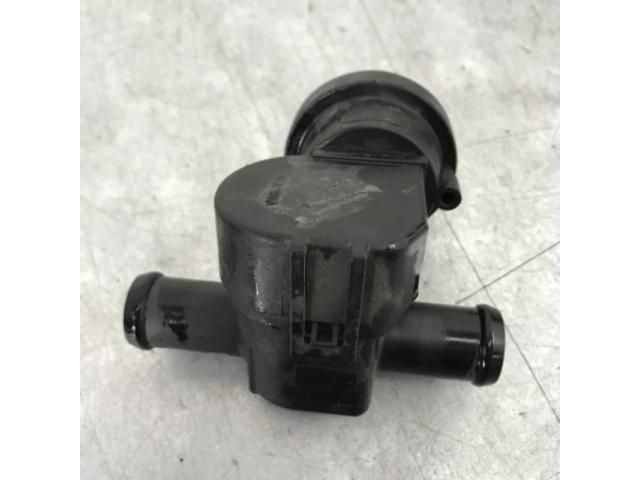 bontott AUDI A4 B8 Fűtéscsap