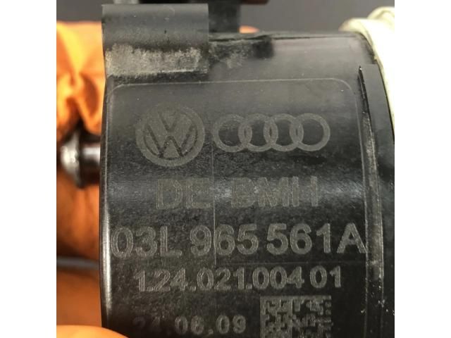 bontott AUDI A4 B8 Fűtéscsap