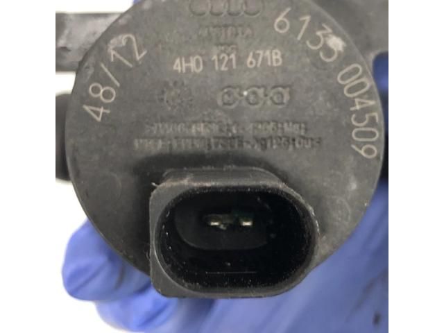 bontott AUDI A4 B8 Fűtéscsap