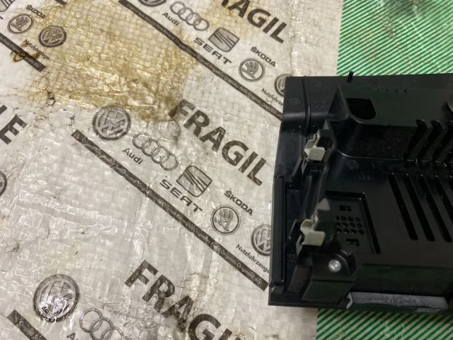 bontott AUDI A4 B8 Fűtéskapcsoló (digit klímás)