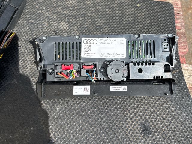 bontott AUDI A4 B8 Fűtéskapcsoló (digit klímás)