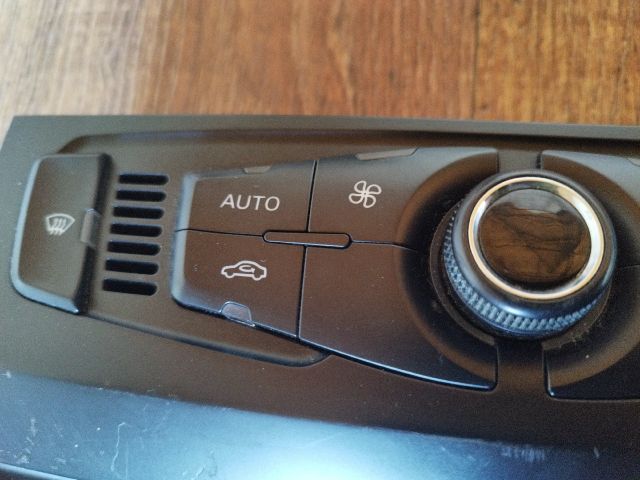 bontott AUDI A4 B8 Fűtéskapcsoló (digit klímás)