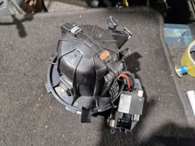 bontott AUDI A4 B8 Fűtőmotor (Klímás)