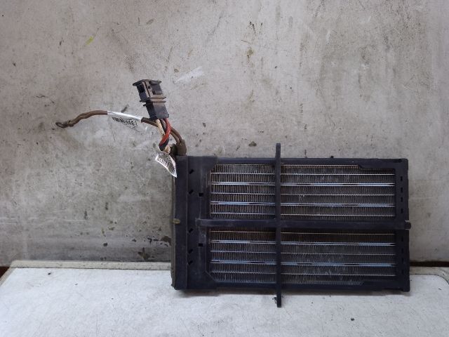 bontott AUDI A4 B8 Fűtőradiátor (Elektromos)