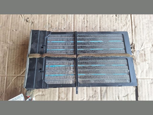 bontott AUDI A4 B8 Fűtőradiátor (Elektromos)