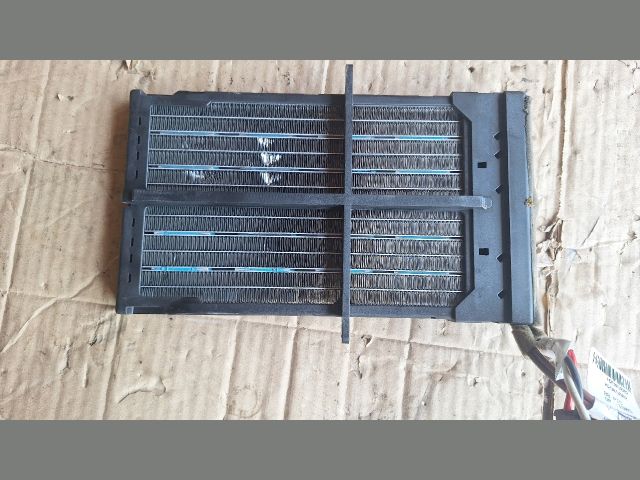 bontott AUDI A4 B8 Fűtőradiátor (Elektromos)