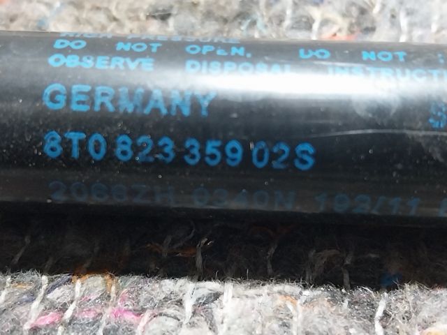 bontott AUDI A4 B8 Gázrugós Kitámasztó Teleszkóp Motorháztető Bal