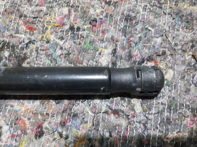 bontott AUDI A4 B8 Gázrugós Kitámasztó Teleszkóp Motorháztető Bal