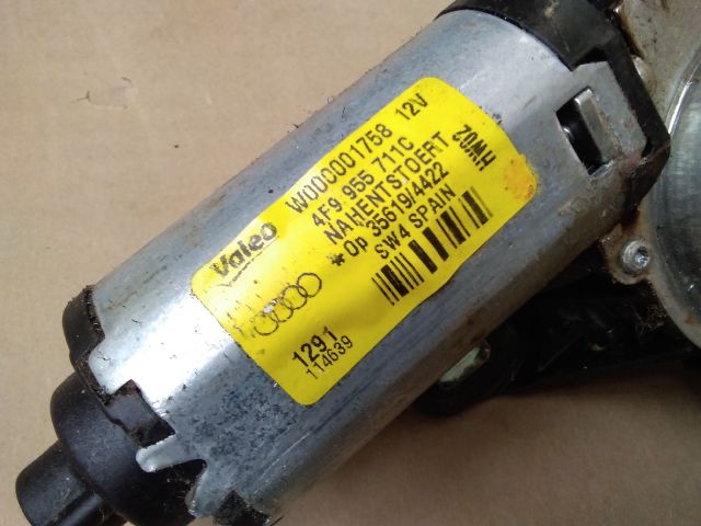 bontott AUDI A4 B8 Hátsó Ablaktörlő Motor