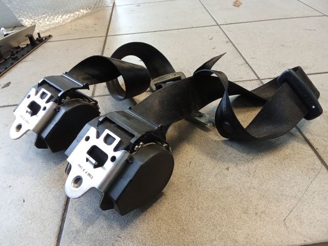 bontott AUDI A4 B8 Hátsó Biztonsági Öv Szett