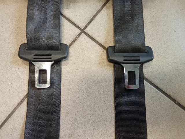 bontott AUDI A4 B8 Hátsó Biztonsági Öv Szett